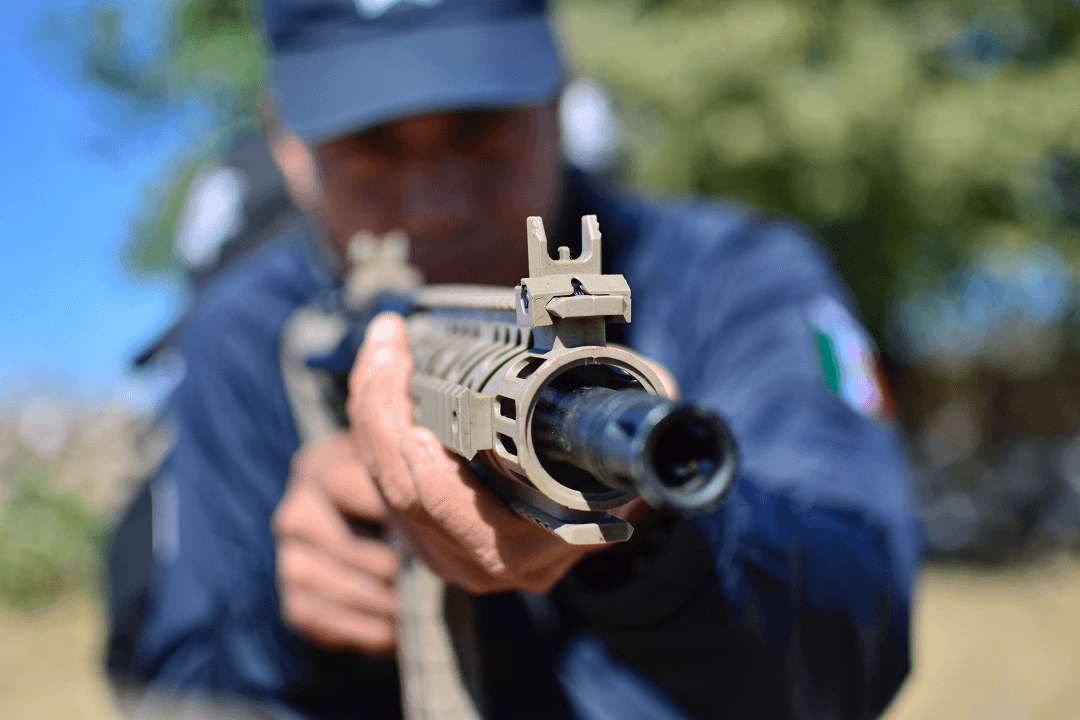 Areazero-ejercicio-de-contro-de-arma